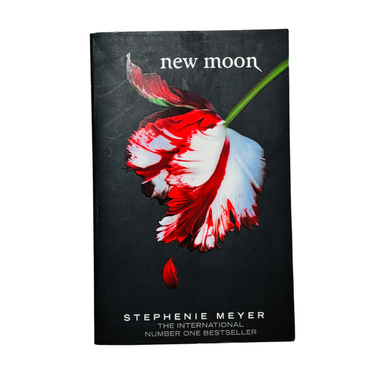 New Moon by Stephenie Meyer
